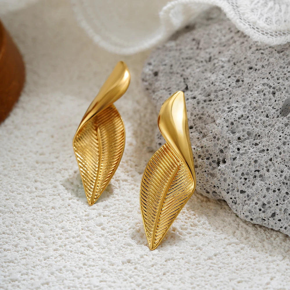 Vintage Gold Stainless Steel Earrings – Retro Chunky Statement Jewelry for Women