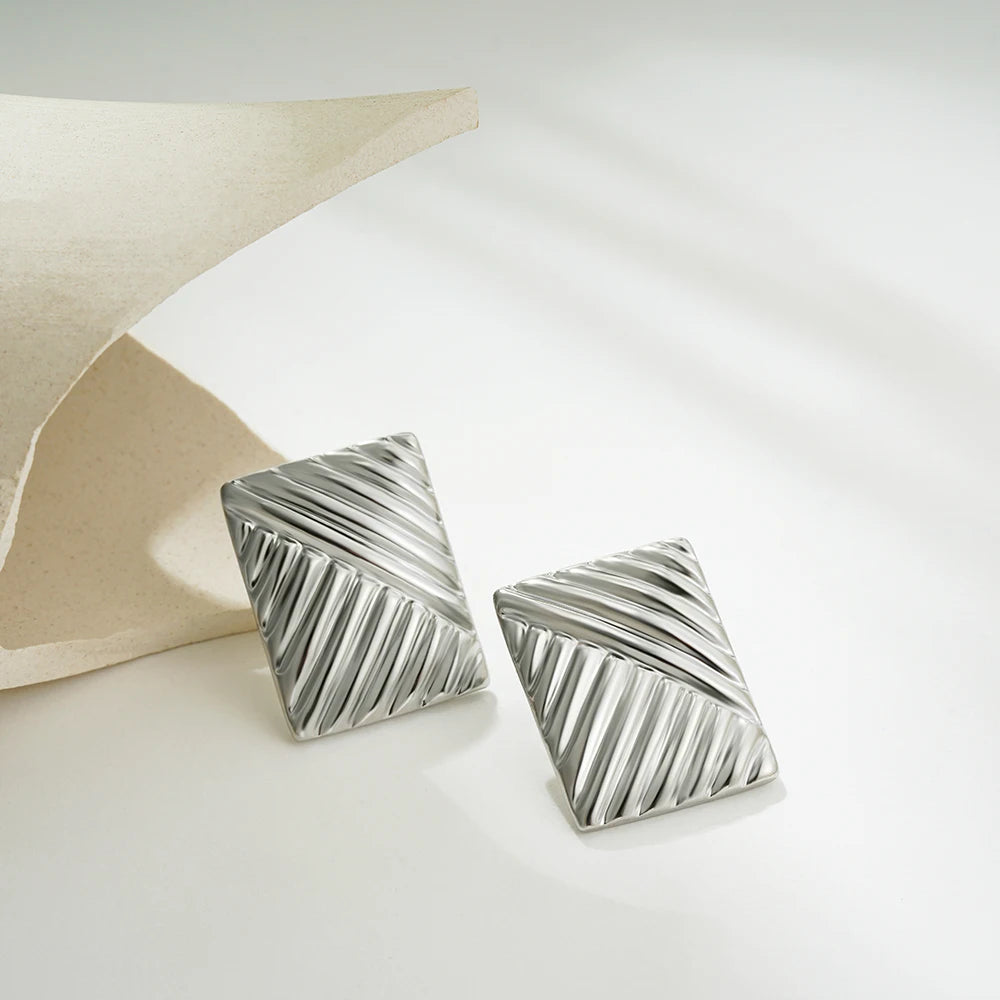 Vintage Gold Stainless Steel Earrings – Retro Chunky Statement Jewelry for Women